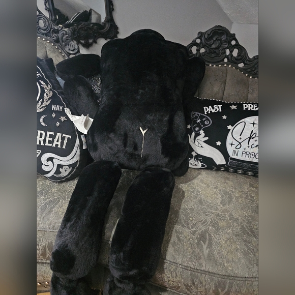 Isaac Mizrahi New York 5' Life Sized Black Gold Glam Skeleton Buddy Pillow Decor - Picture 7 of 15